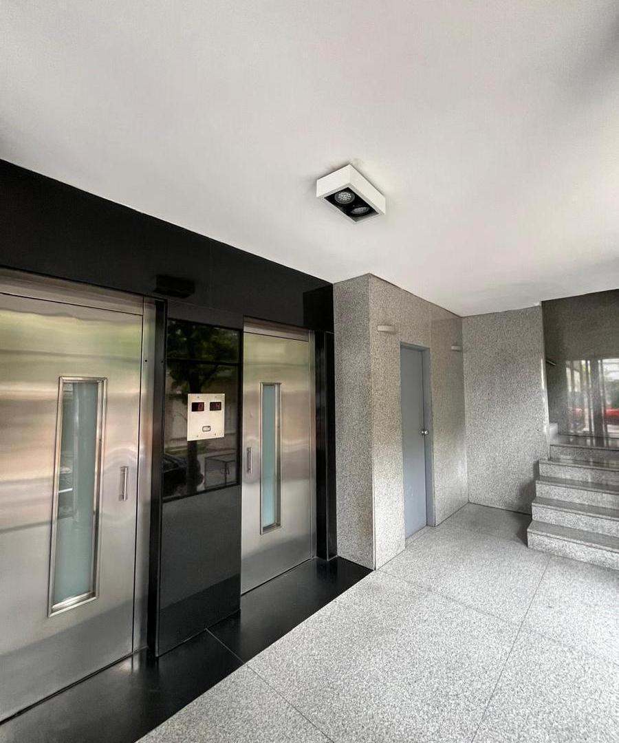Foto de RETASADO! Oportunidad departamento 3 ambientes en Vicente López, imagen 2