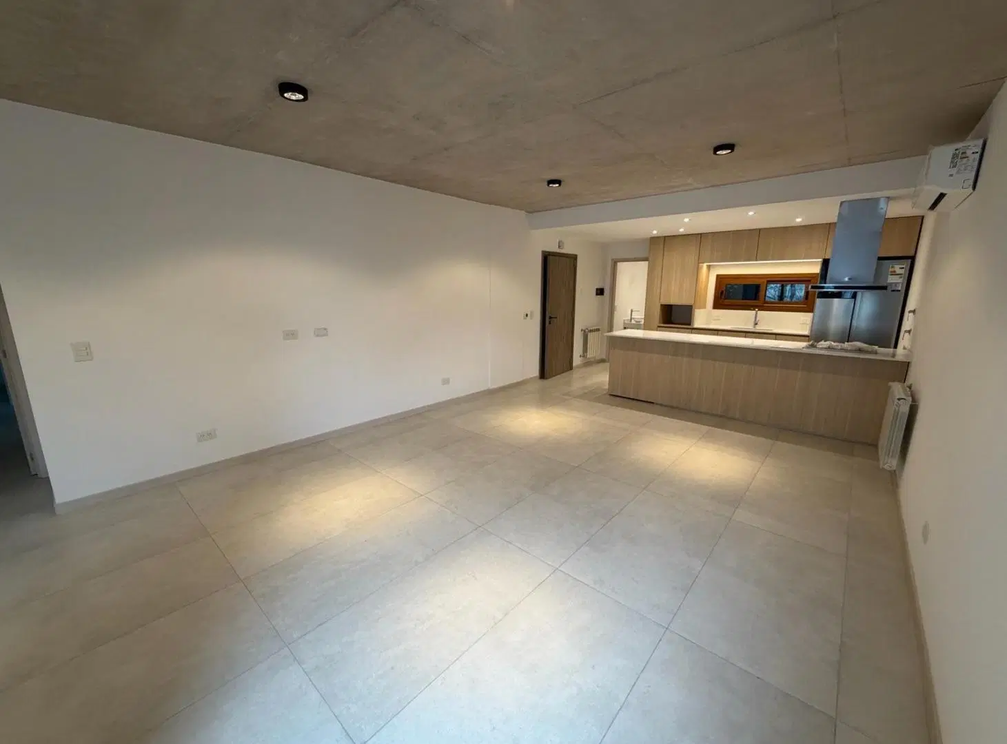 VENTA - ÚNICO EN DEVOTO | Se vende completamente equipado y amoblado. LLAVE EN MANO! 2