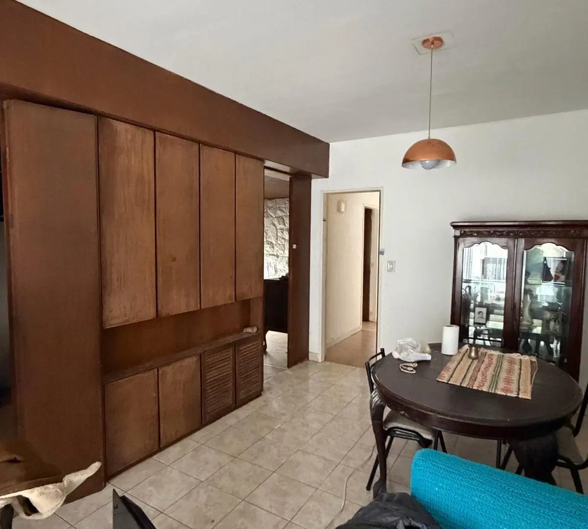 VENTA CASA LOTE PROPIO con terraza, cochera y gran potencial de renovación en Villa Devoto 2