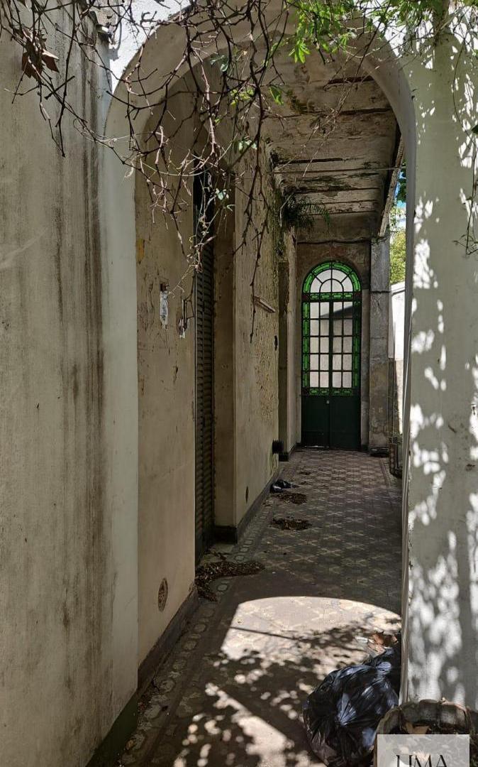 Foto de VENTA – LOTE PROPIO CON CASA A REFACCIONAR | VILLA DEL PARQUE, imagen 3