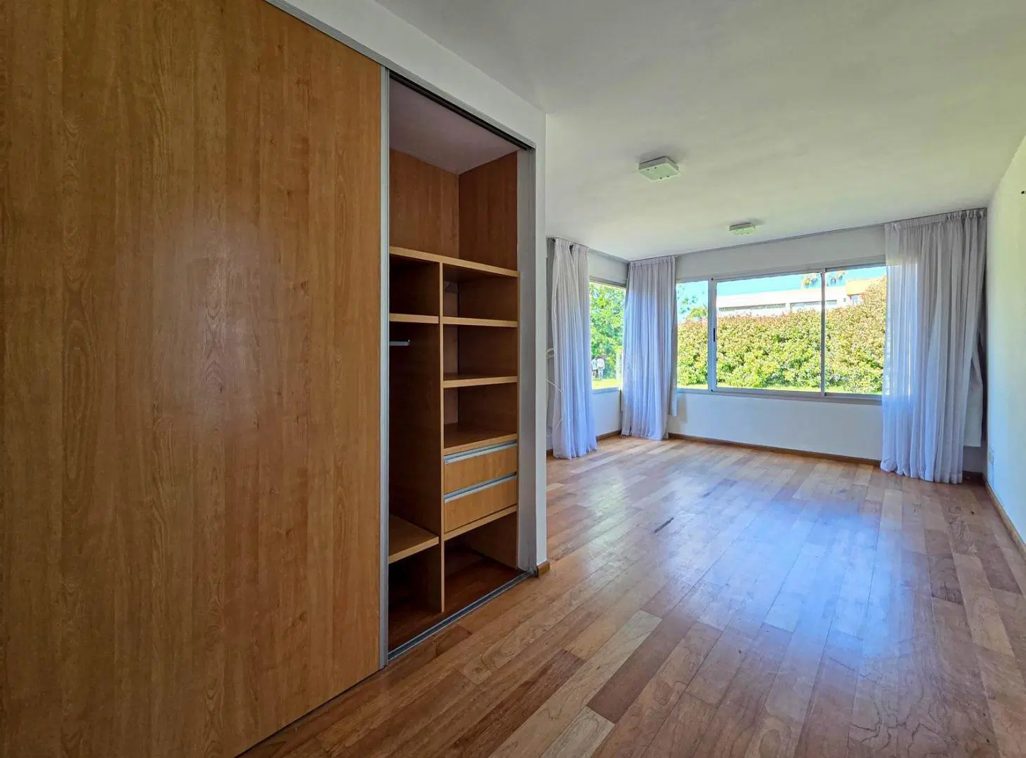 Funes Hill - Miraflores | Casa de 3 dormitorios con cochera 5