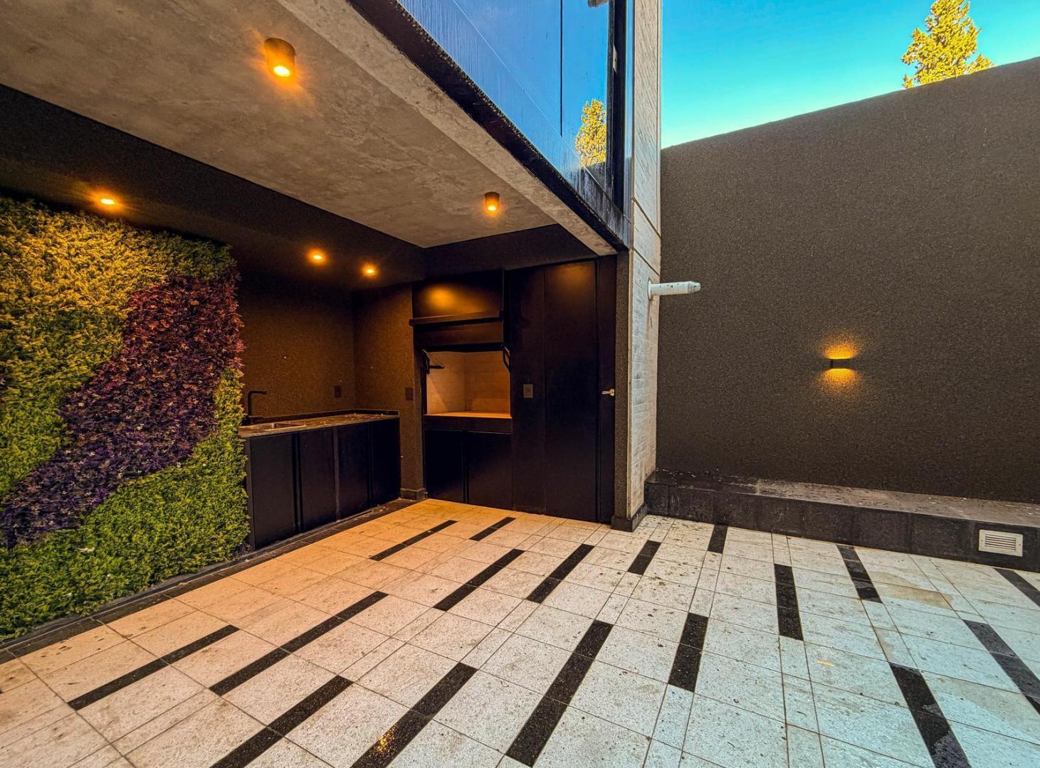 Foto de Martin | Departamento de 2 dormitorios con patio exclusivo, parrillero, imagen 1