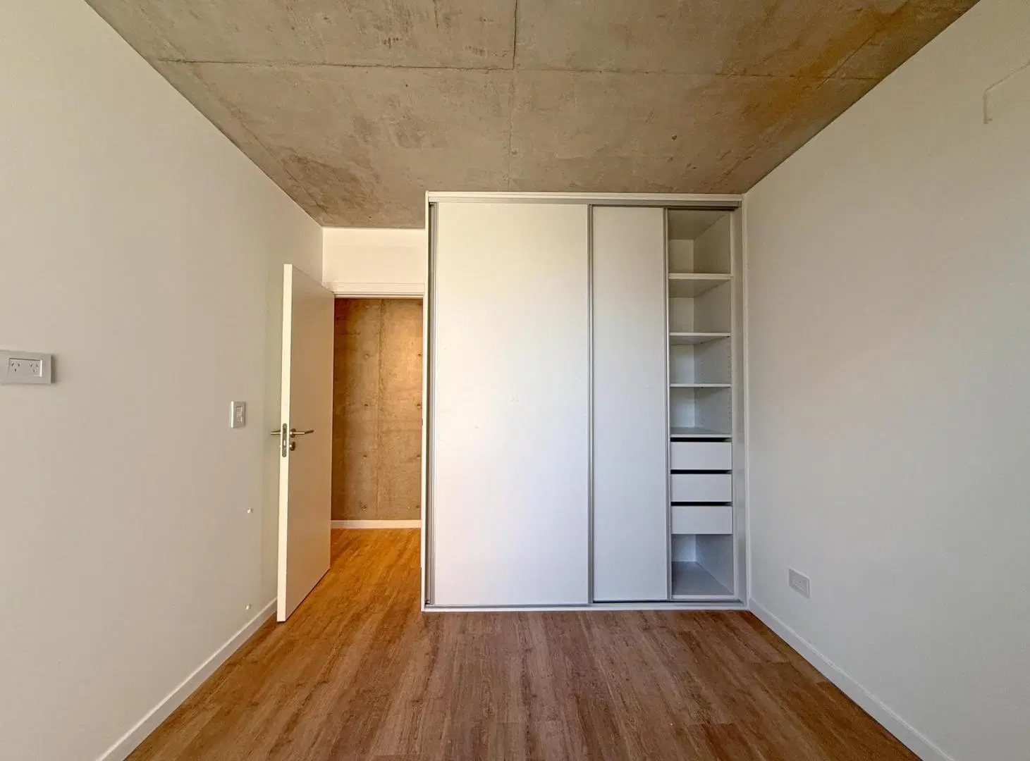Venta. Departamento de 2 dormitorios a estrenar con patio - Pichincha, Rosario. 8