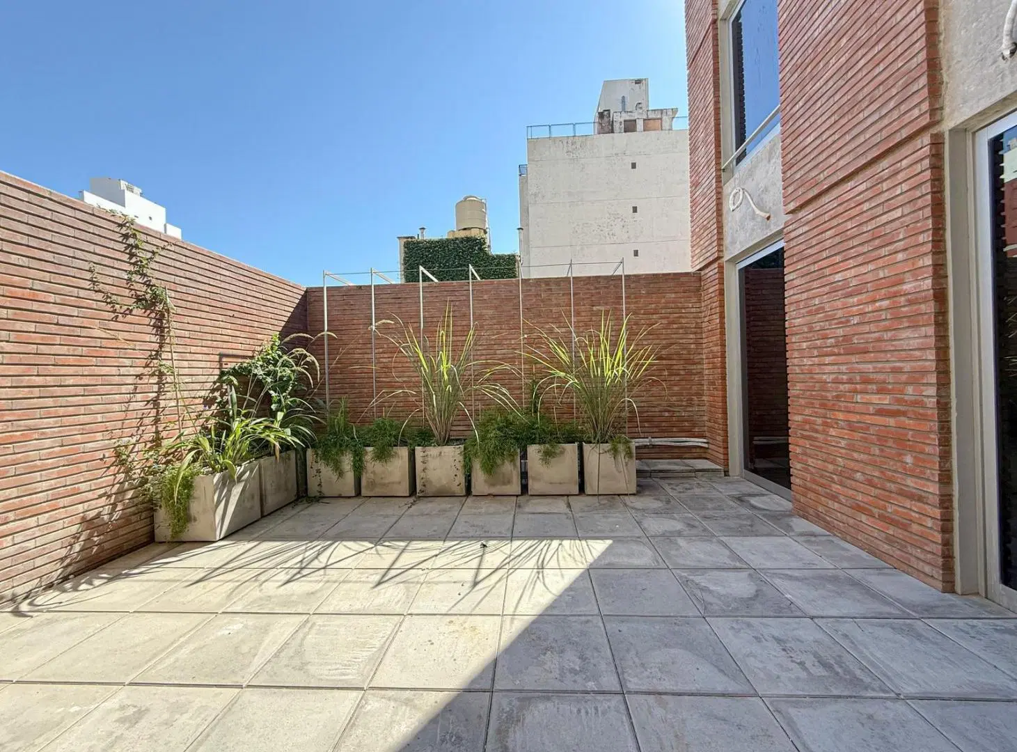 Venta. Departamento de 2 dormitorios a estrenar con patio - Pichincha, Rosario. 4