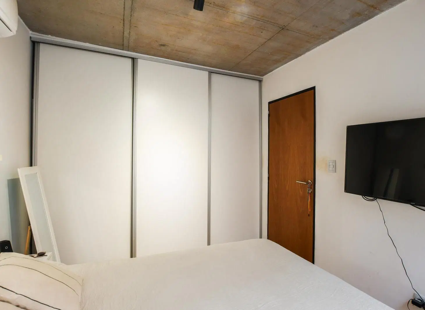 Arroyito | Departamento de 1 dormitorio con balcón y patio 8