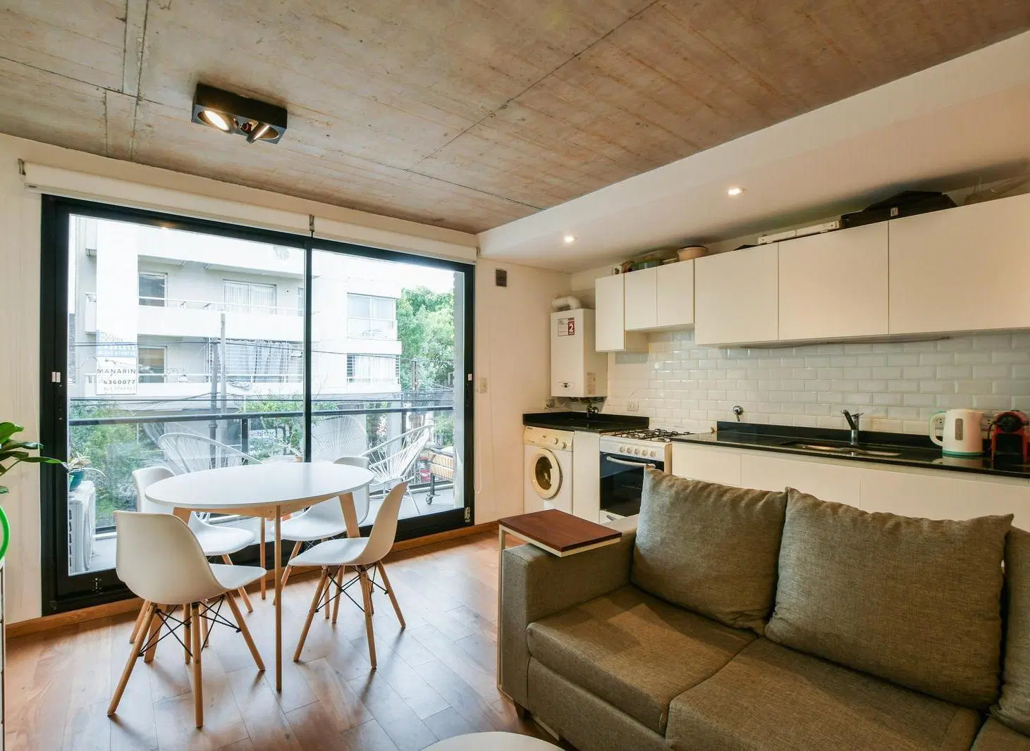 Arroyito | Departamento de 1 dormitorio con balcón y patio 4