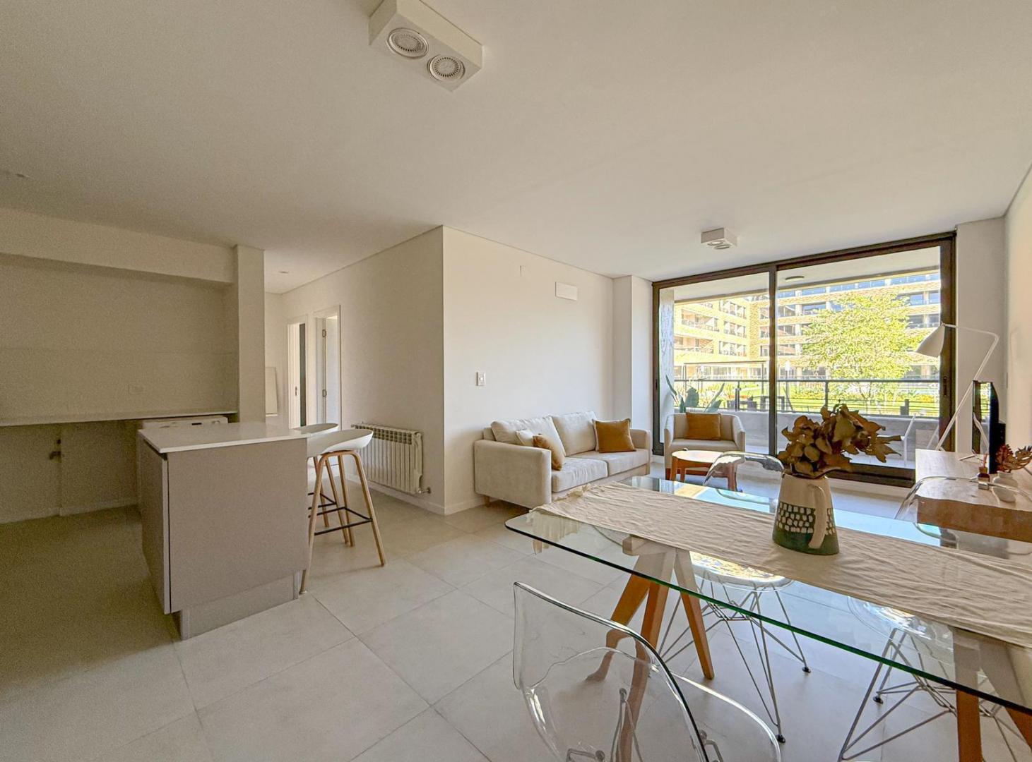 Foto de Venta. Departamento de 2 dormitorios con balcón y amenities, imagen 1