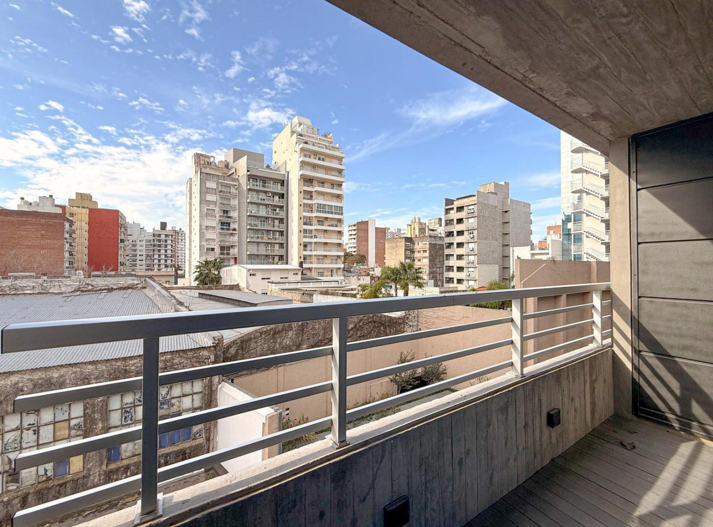 Foto de Venta. Departamento de 2 dormitorios con terraza, cochera, baulera, imagen 2