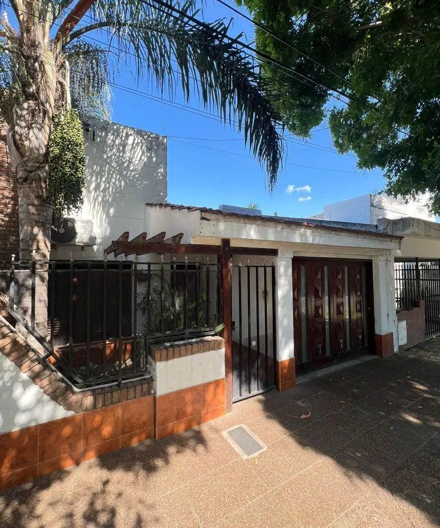 Casa de 3 Dorm. en Barrio Fomento 9 de Julio 4