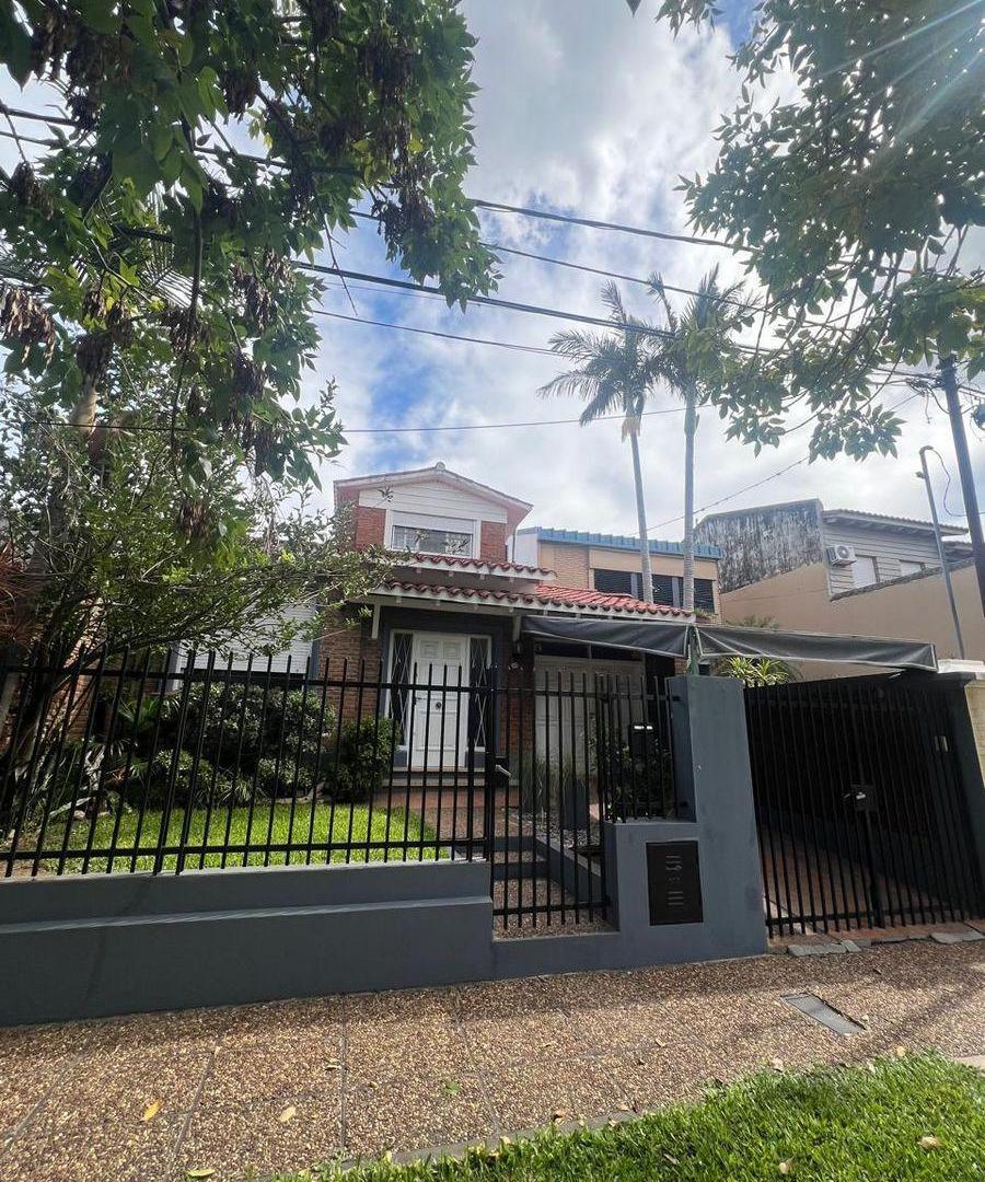 Casa en barrio 7 Jefes