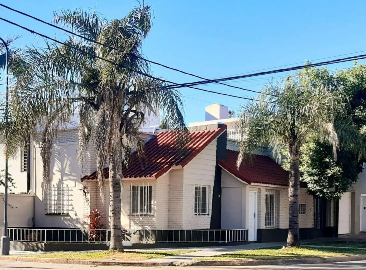 Excelente Casa 3 Dorm., 2 Bñs, Coch. BARRIO 7 JEFES 4