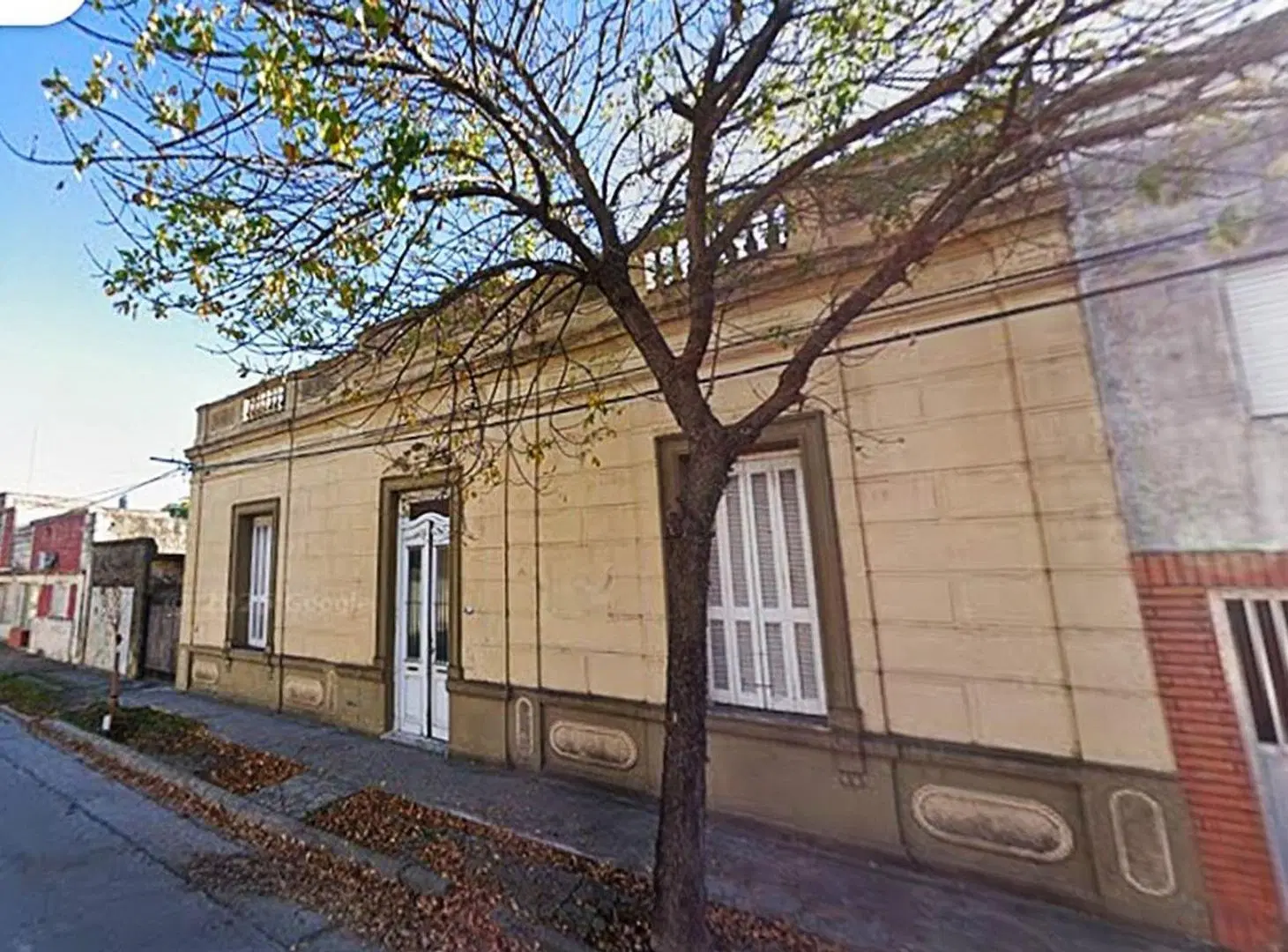 DOS DEPARTAMENTOS SOBRE TERRENO DE 1OOO M2 EN SAN CARLOS 4