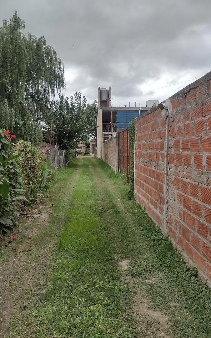 DOS CASAS SOBRE LOTE INTERNO EN RECREO 4