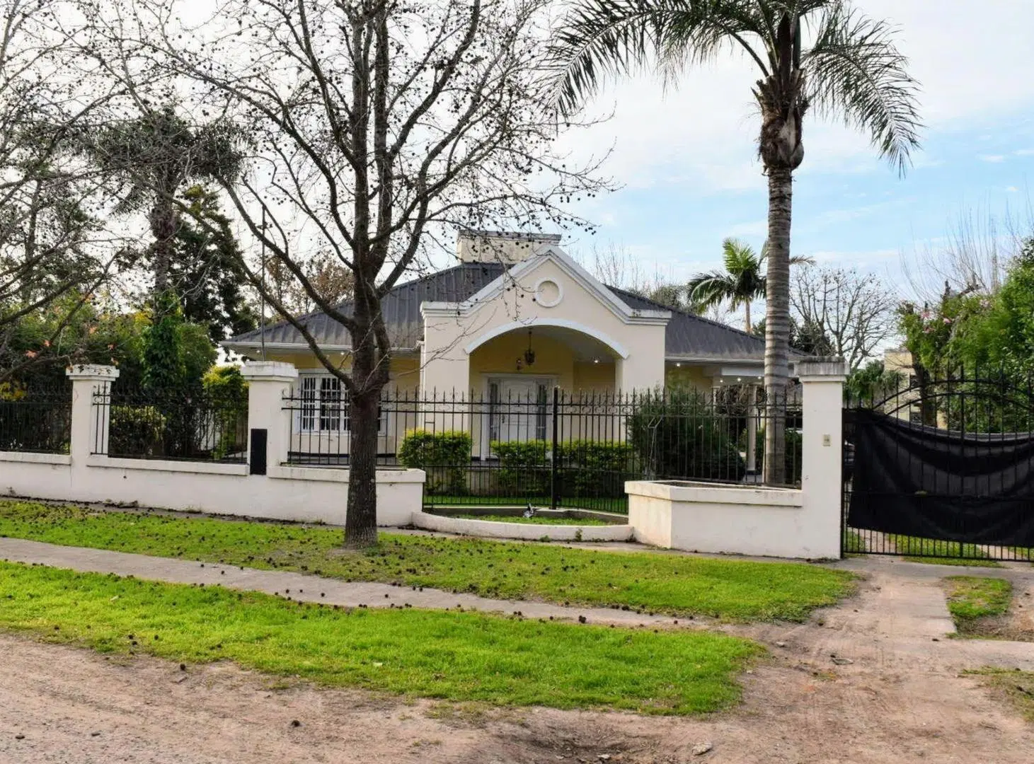 IMPORTANTE CASA DE 3 DORMITORIOS EN RECREO 8