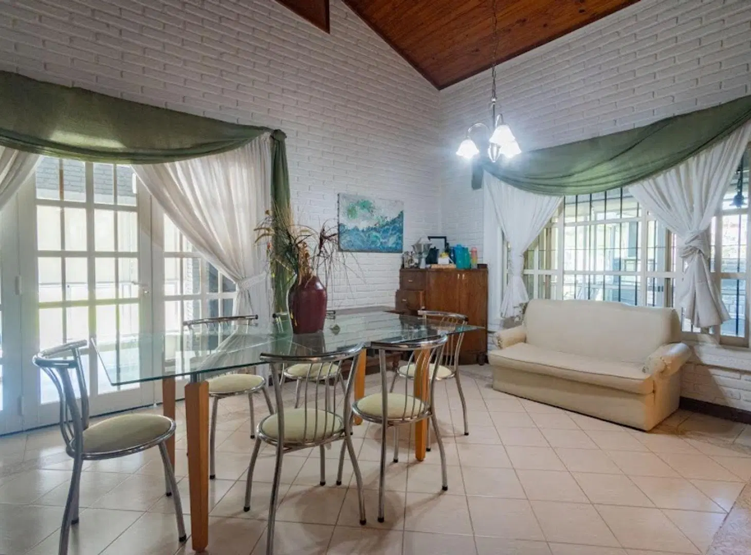 CASA DE 3 DORMITORIOS EN LA MEJOR ZONA DE LOS MOLINOS 4