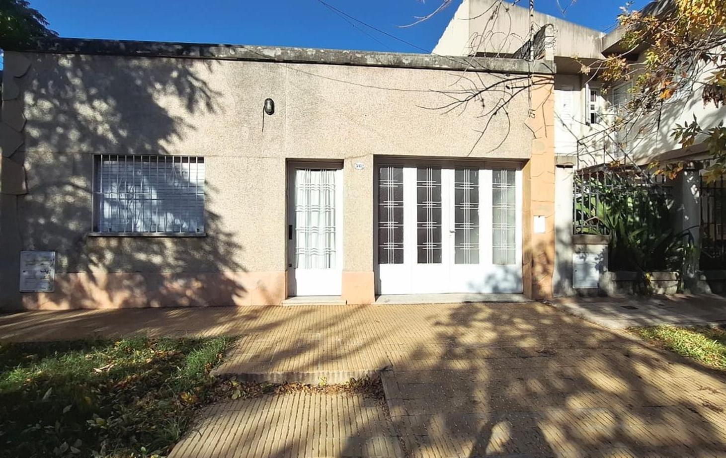 CASA A CUADRAS DEL COLEGIO LOURDES