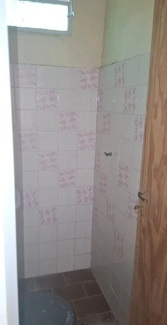 CASA A CUADRAS DEL COLEGIO LOURDES 4