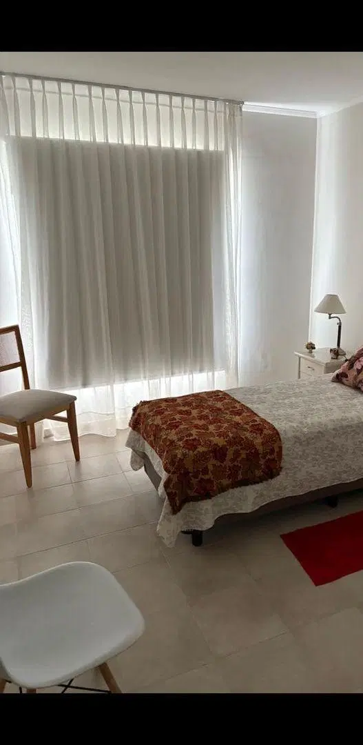 Departamento 2 dormitorios con cochera y baulera. 1