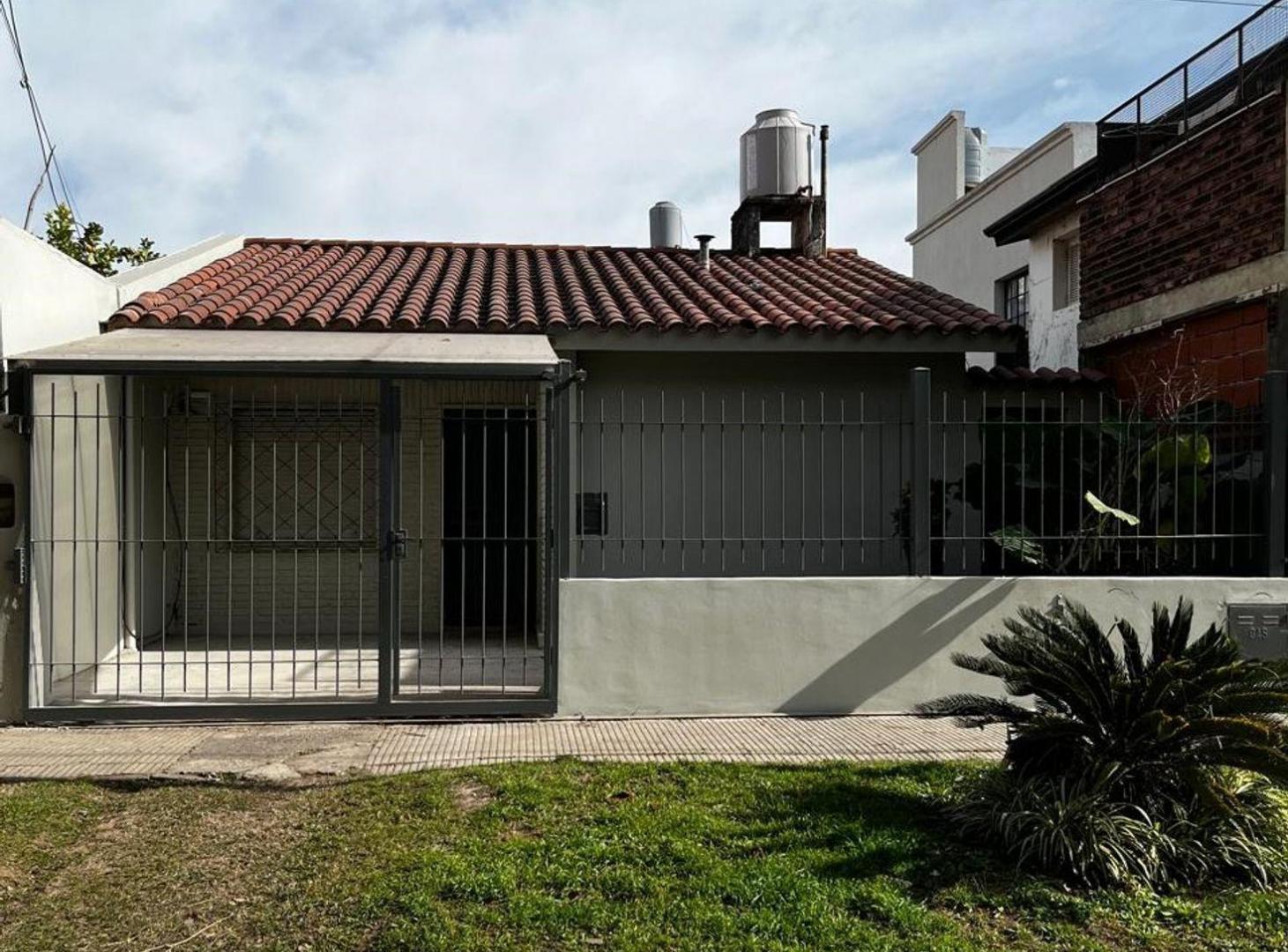 Foto de CASA EN VENTA EN BARRIO GUADALUPE DOS DORMITORIOS, imagen 3