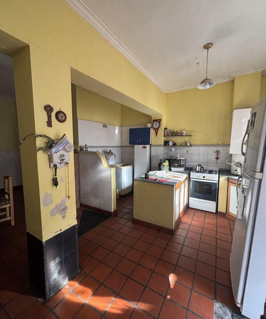 Foto de Dos Casas a m de Av Freyre y Parque J. de Garay, imagen 4