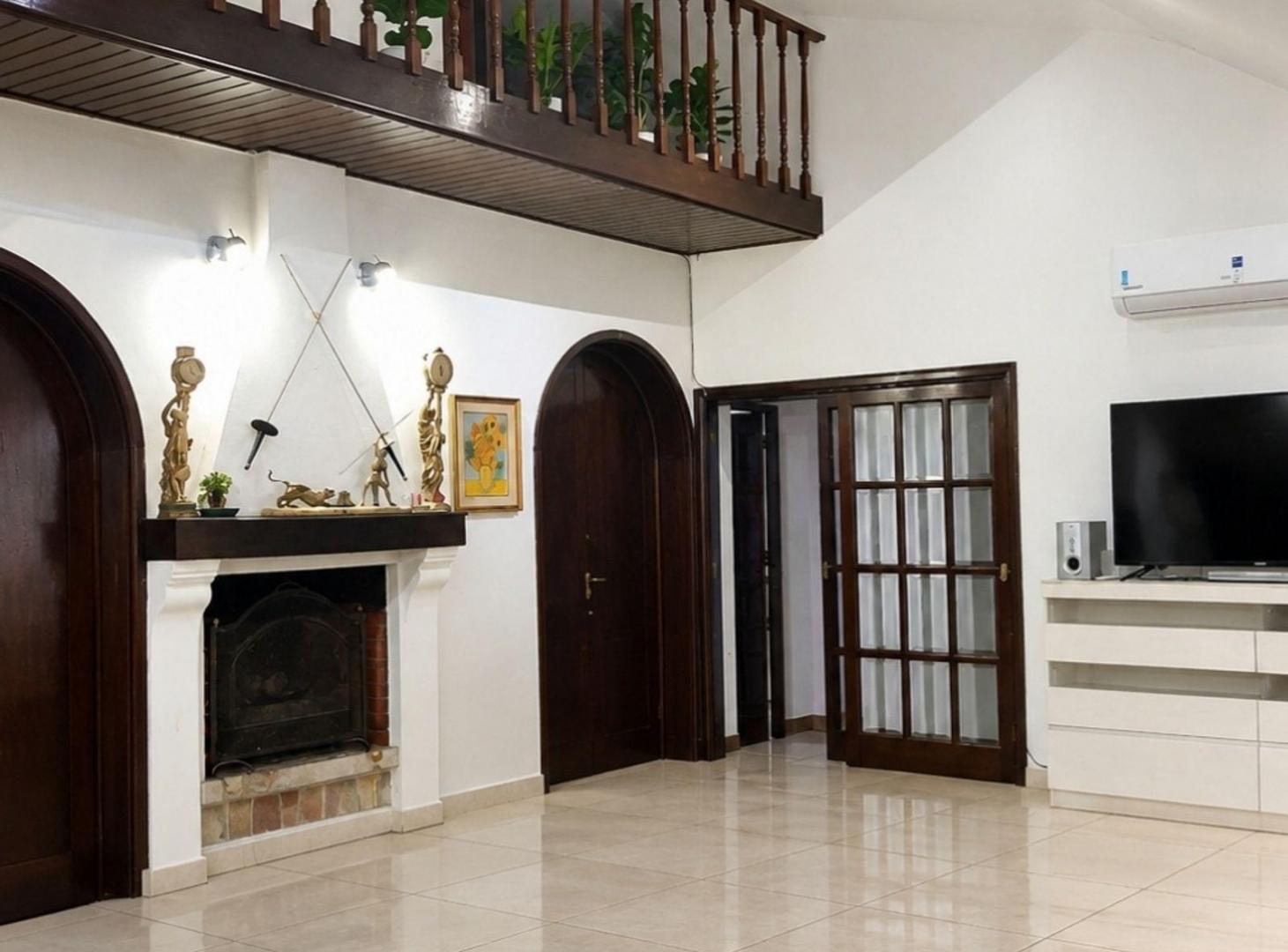 Foto de Casa de Categoría en Barrio Guadalupe. A 2 Cuadras de Avenida Costanera, imagen 2