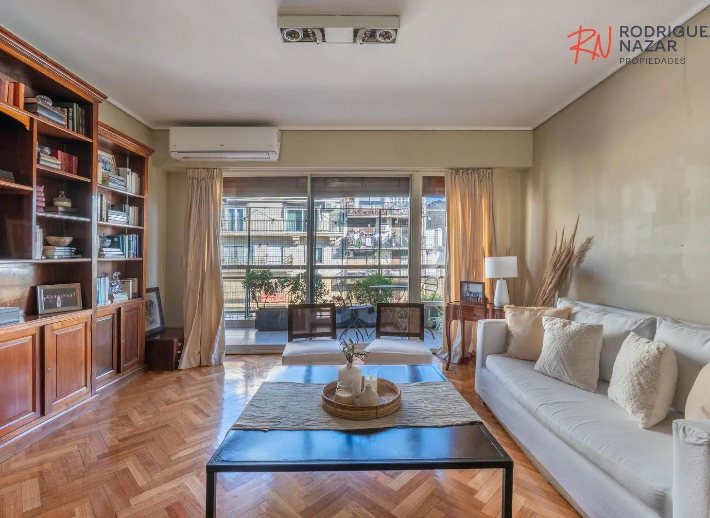 Venta de departamento de 5 ambientes en Retiro con cochera. 4
