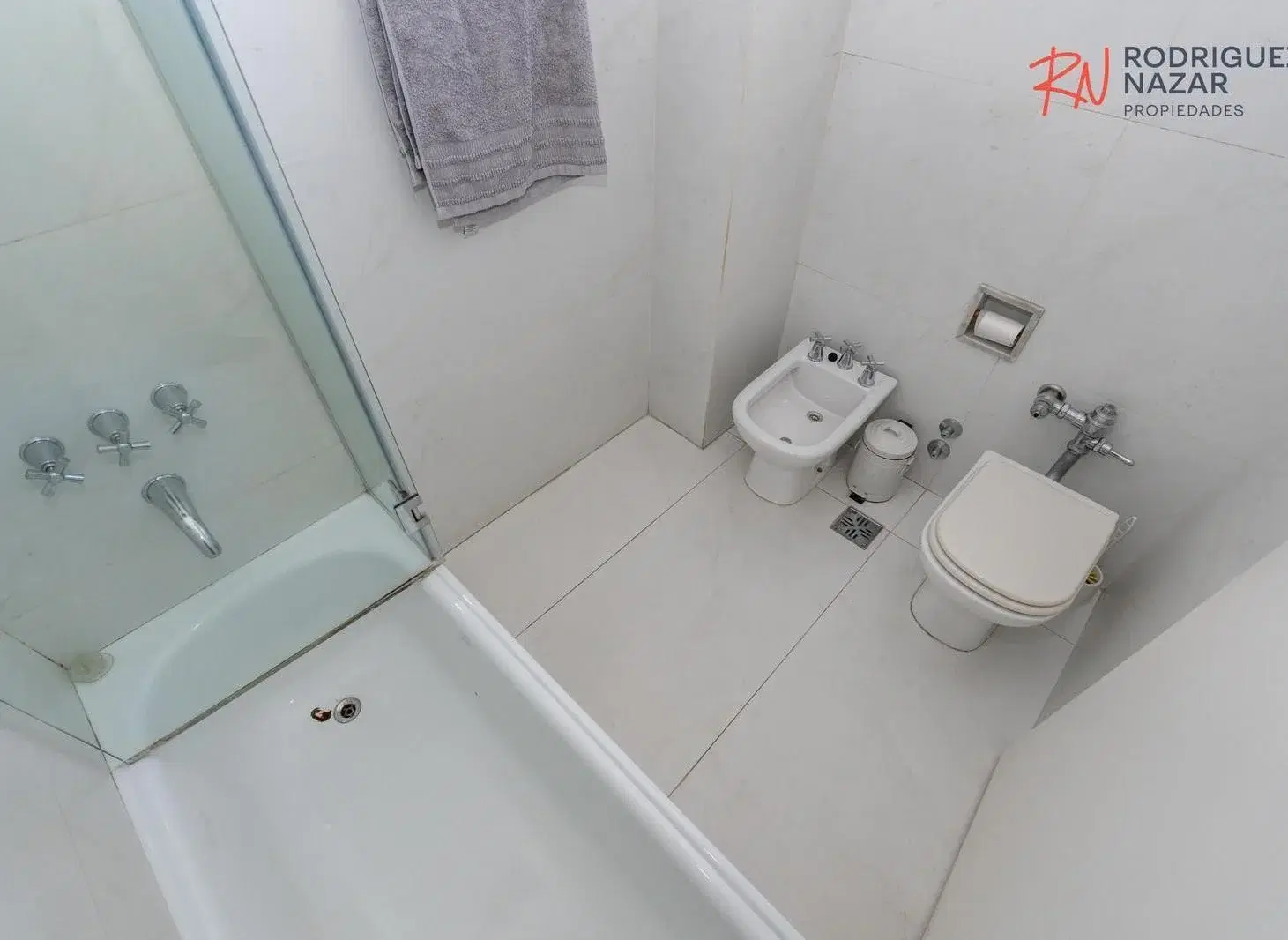 Venta de departamento de 5 ambientes en Retiro con cochera. 2