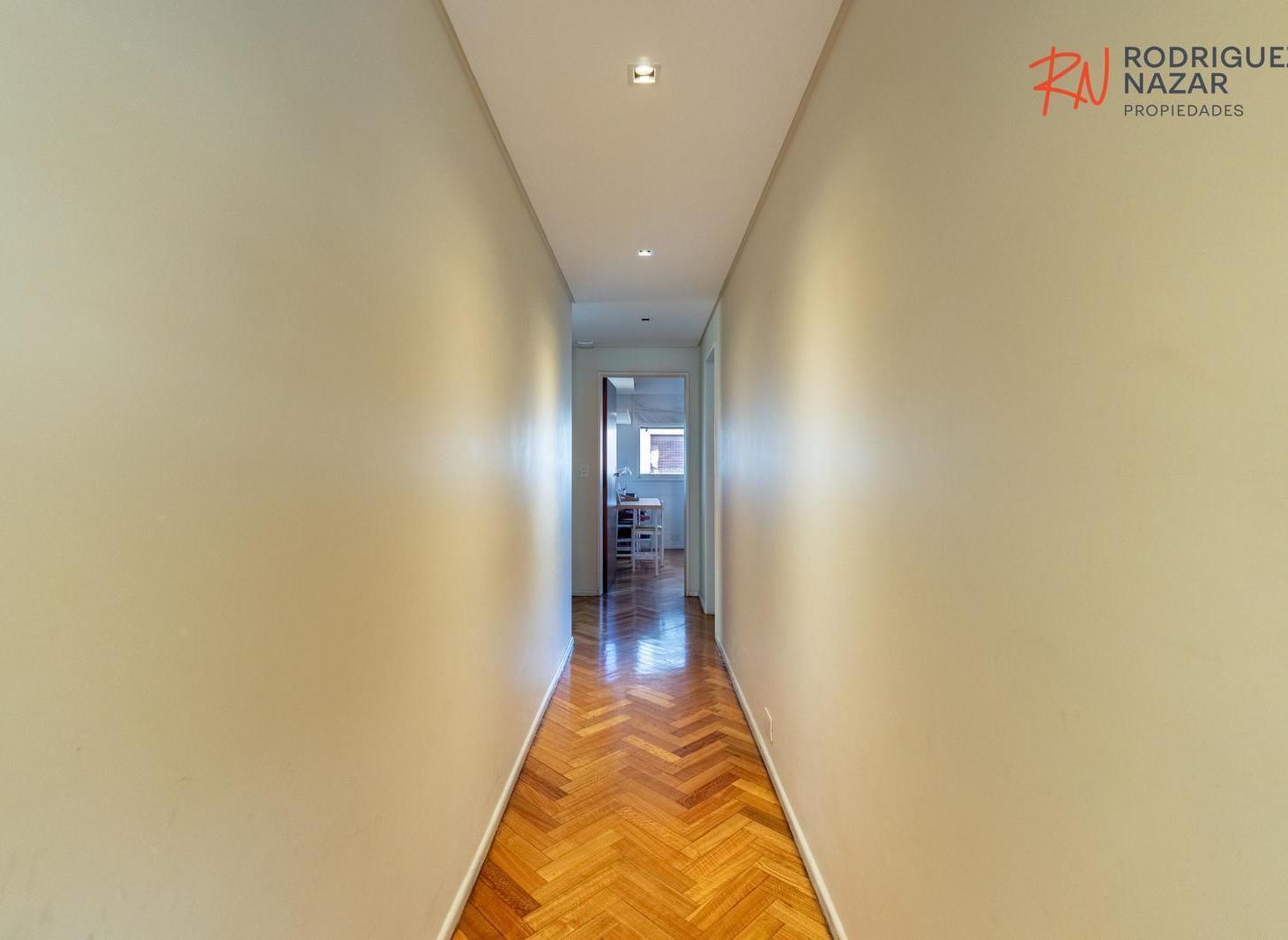 Venta de departamento de 5 ambientes en Retiro con cochera.