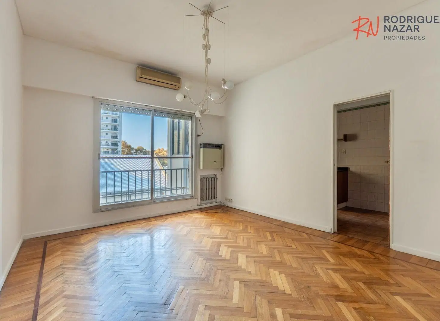 Venta de departamento de 4 ambientes con cochera en Palermo. 4