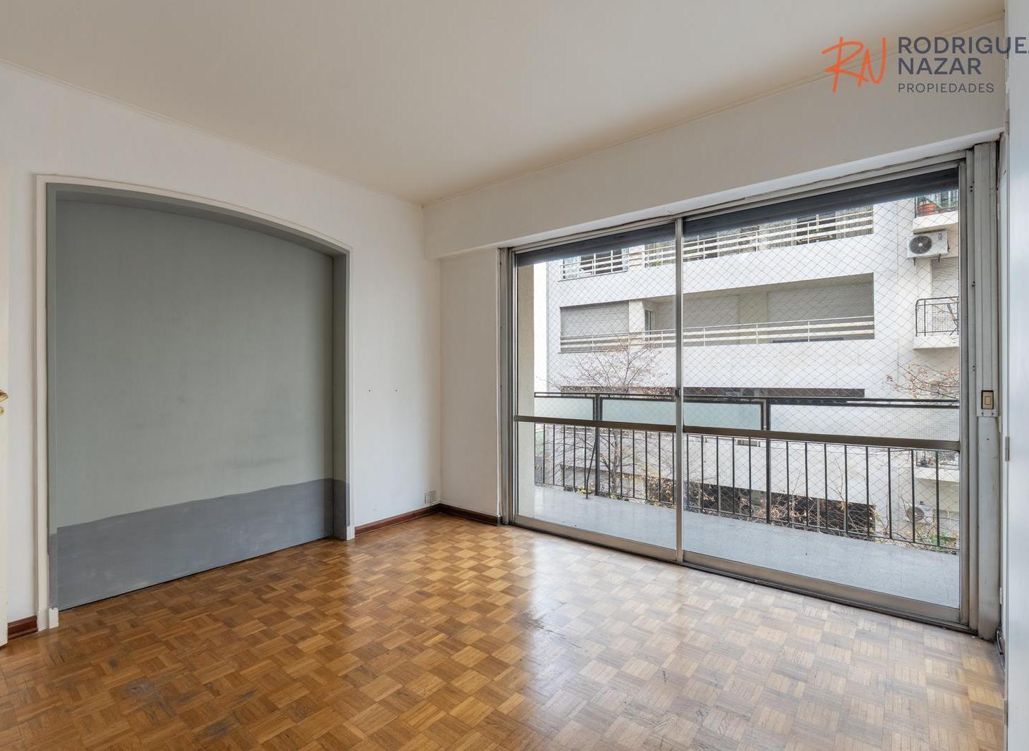Venta de 3 ambientes con cochera en Recoleta.