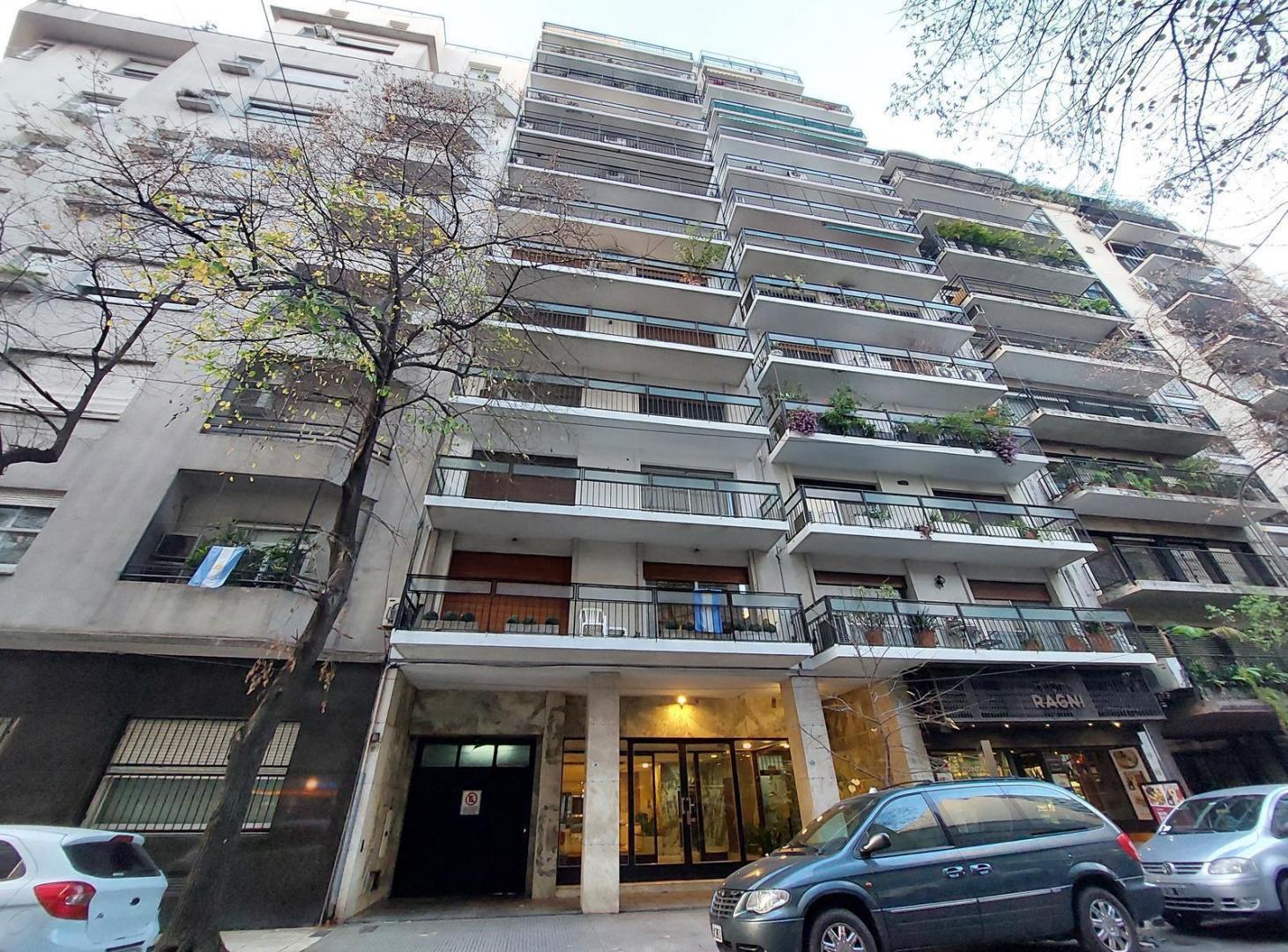 Venta de 3 ambientes con cochera en Recoleta.