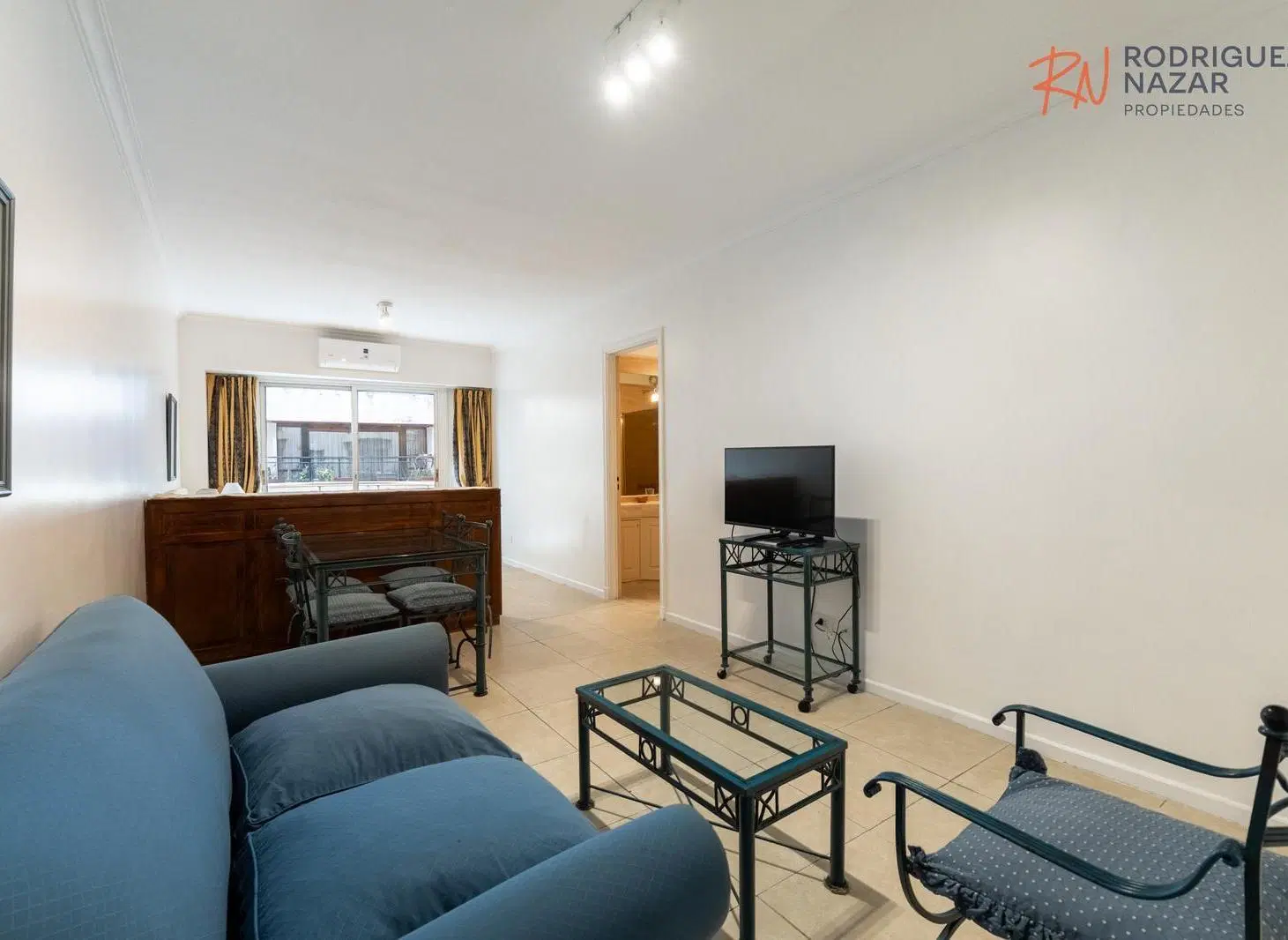 Venta de monoambiente amoblado en Recoleta. 2