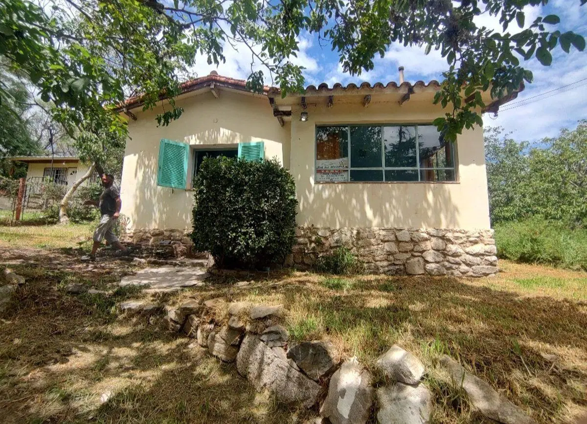 CASA A RECICLAR- LOS COCOS - B° CENTRO 1