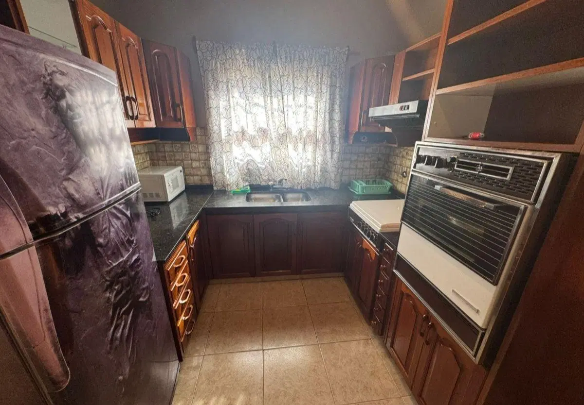 CASA EN LA FALDA BARRIO EL ALTO 2