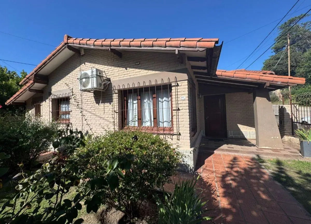CASA EN LA FALDA BARRIO EL ALTO 3