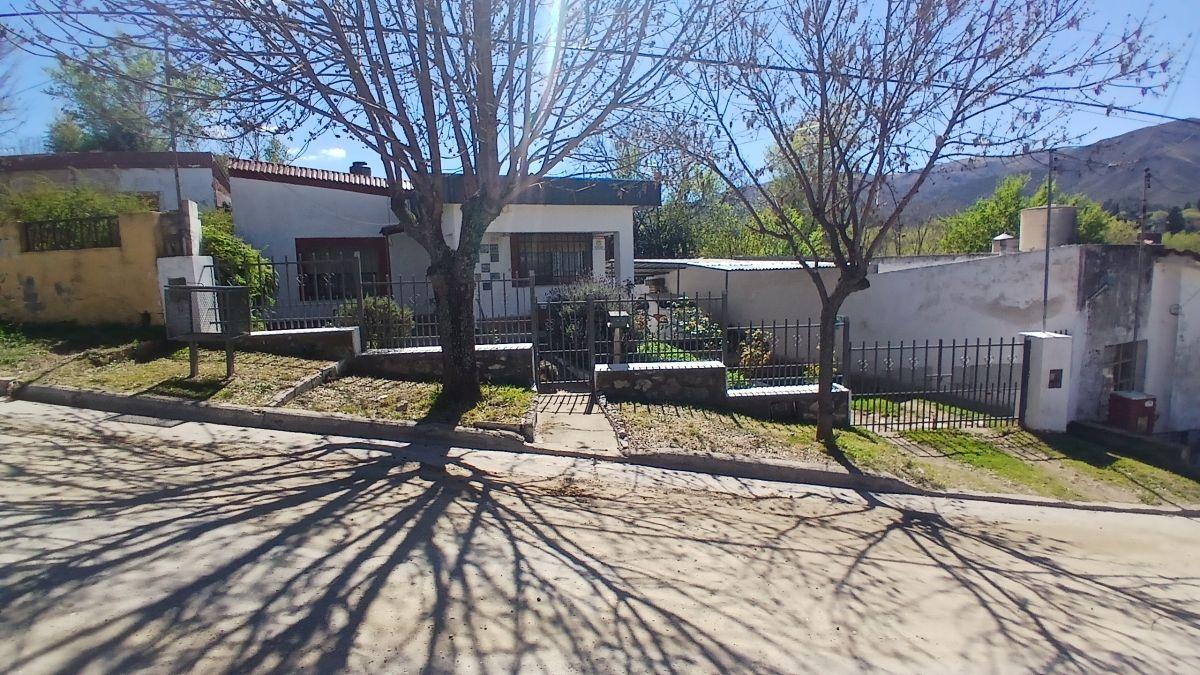 Foto de CASA CON DEPARTAMENTO EN LA FALDA, imagen 4