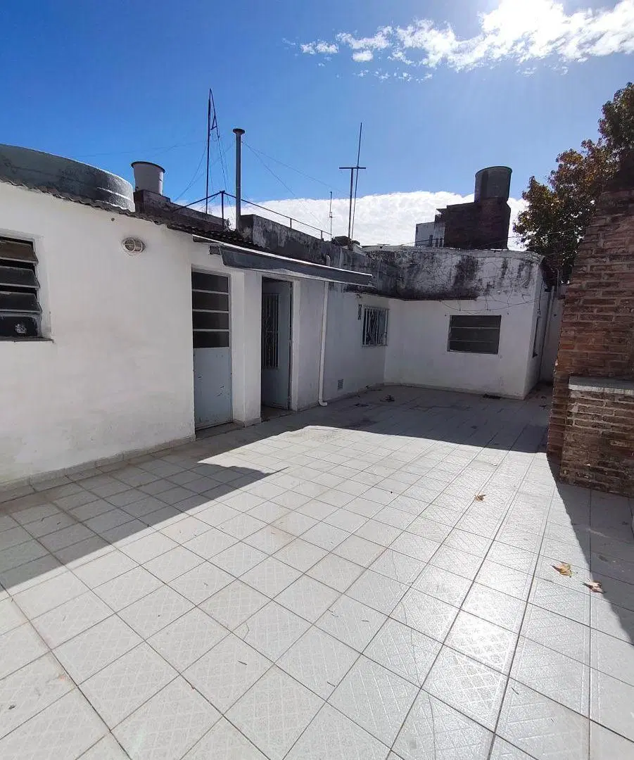 Casa Muy Amplia 2 dormitorios en 187 m² SUAREZ Nº 3847 2