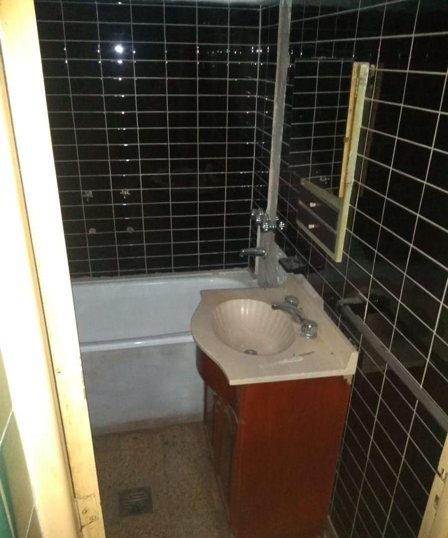 Foto de Venta San Luis 5575 lote de (8.66 x 25.98)edificación a reciclar 121 M2., imagen 5