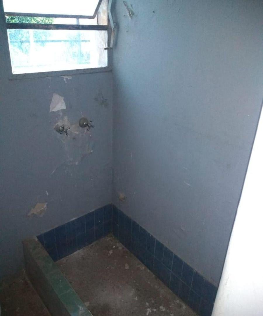 Foto de Venta San Luis 5575 lote de (8.66 x 25.98)edificación a reciclar 121 M2., imagen 2