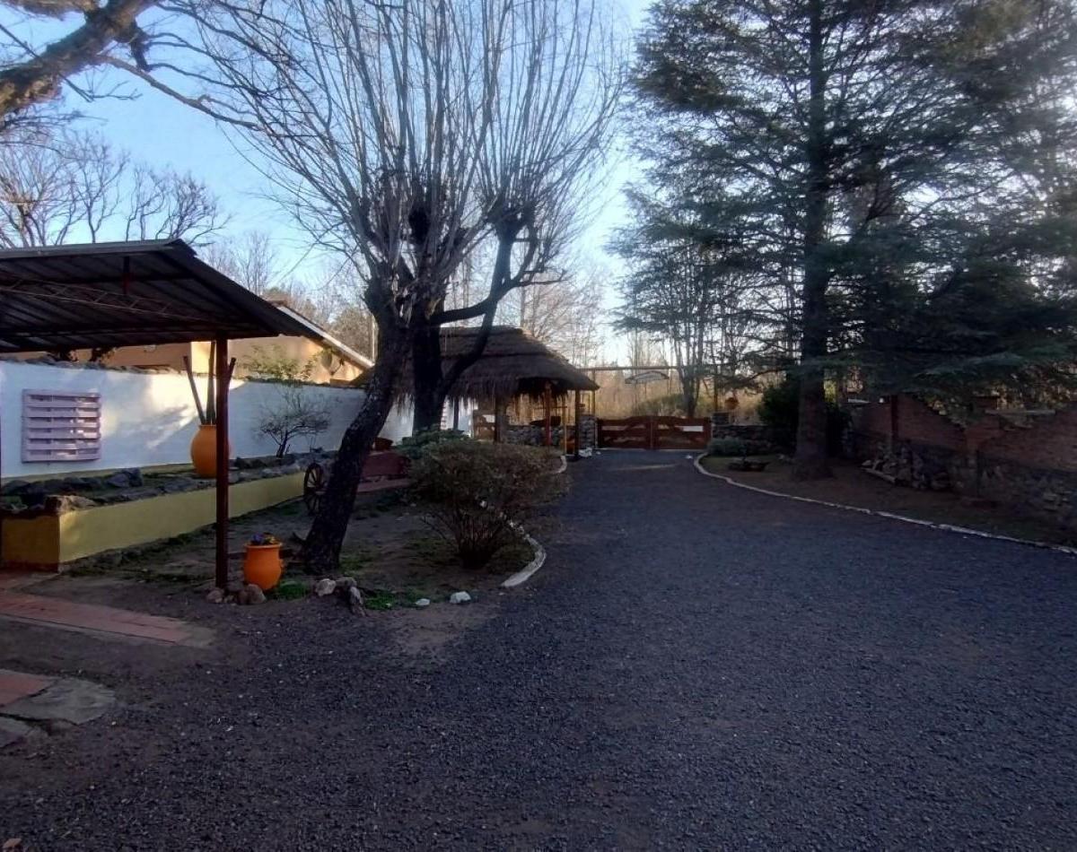 Hermoso Complejo de Cabañas + Casa Principal en Santa Rosa de La Calamuchita a m del Rio 3