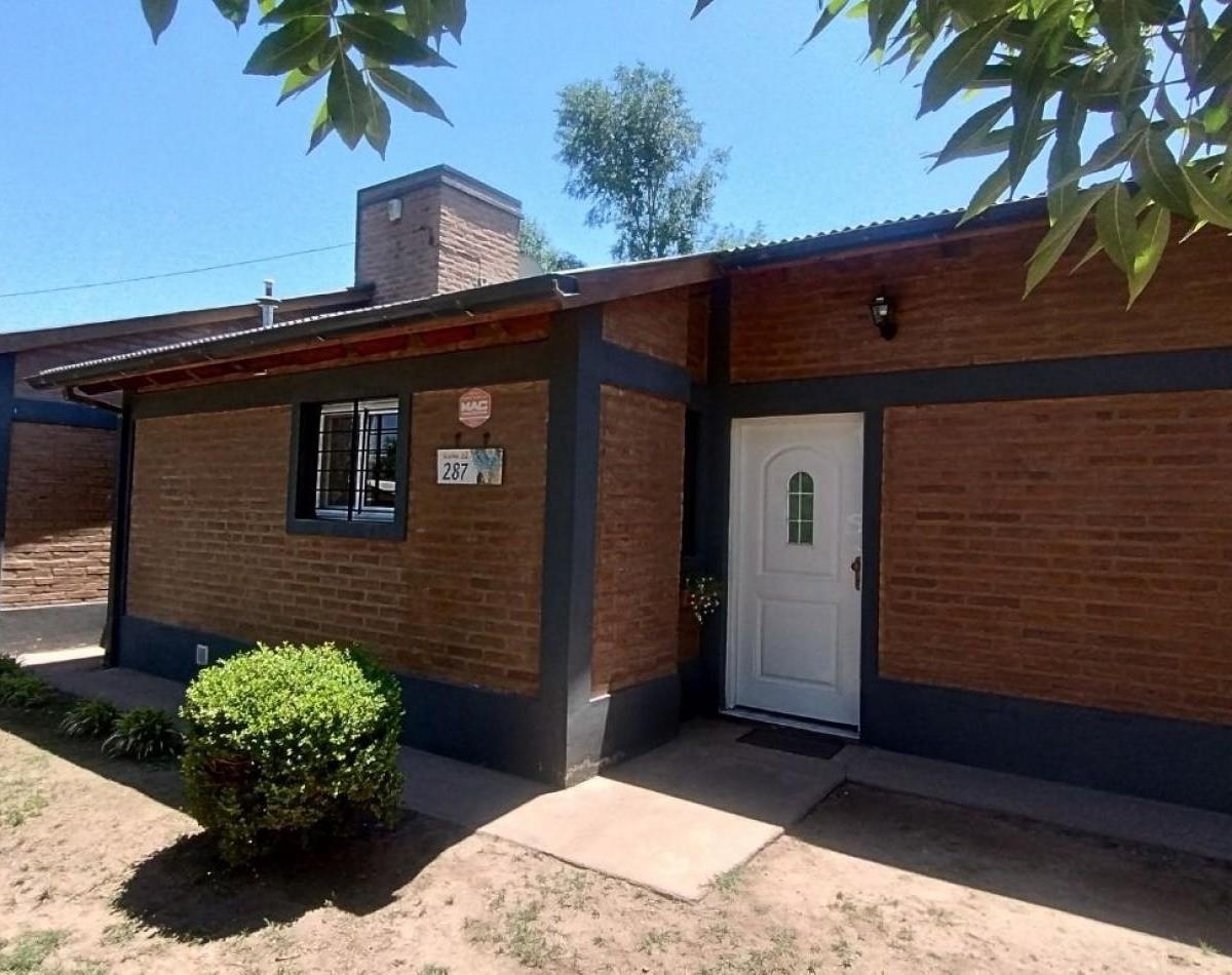 Moderna Casa con 3 Dorm. en Santa Rosa de Calamuchita - Barrio Villa Rio Santa Rosa 1