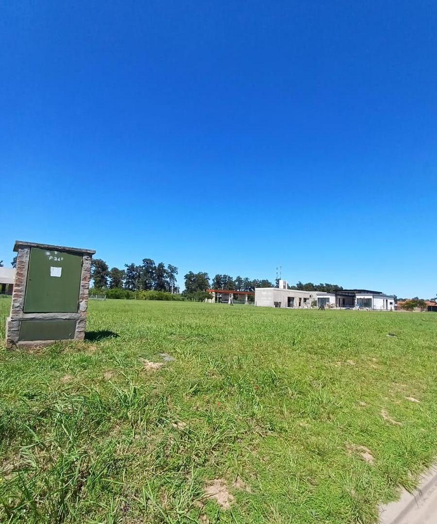 Terreno en Solares de Paucke sobre el BV. Principal. Oportunidad!!