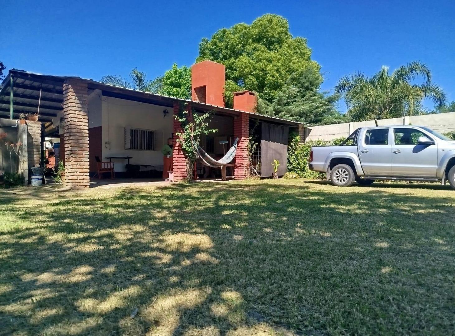 Hermosa Quinta de 2 dormitorios sobre 3 lotes con doble frente. Oportunidad!!