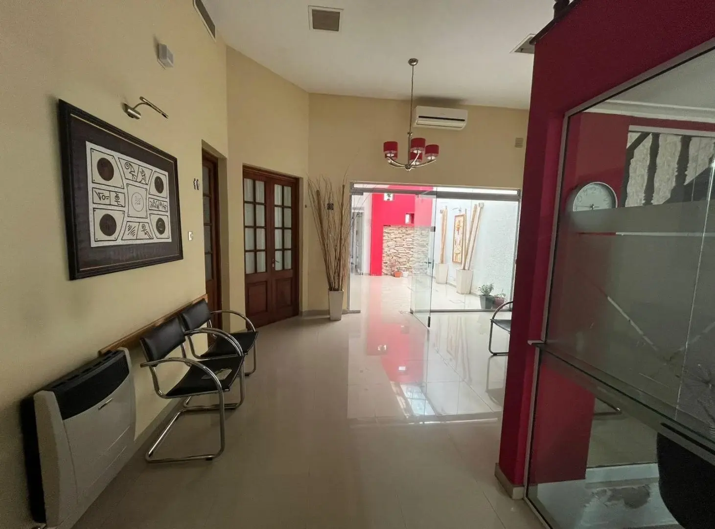 Casa en alquiler en pleno centro — Ideal para oficinas o consultorios 3