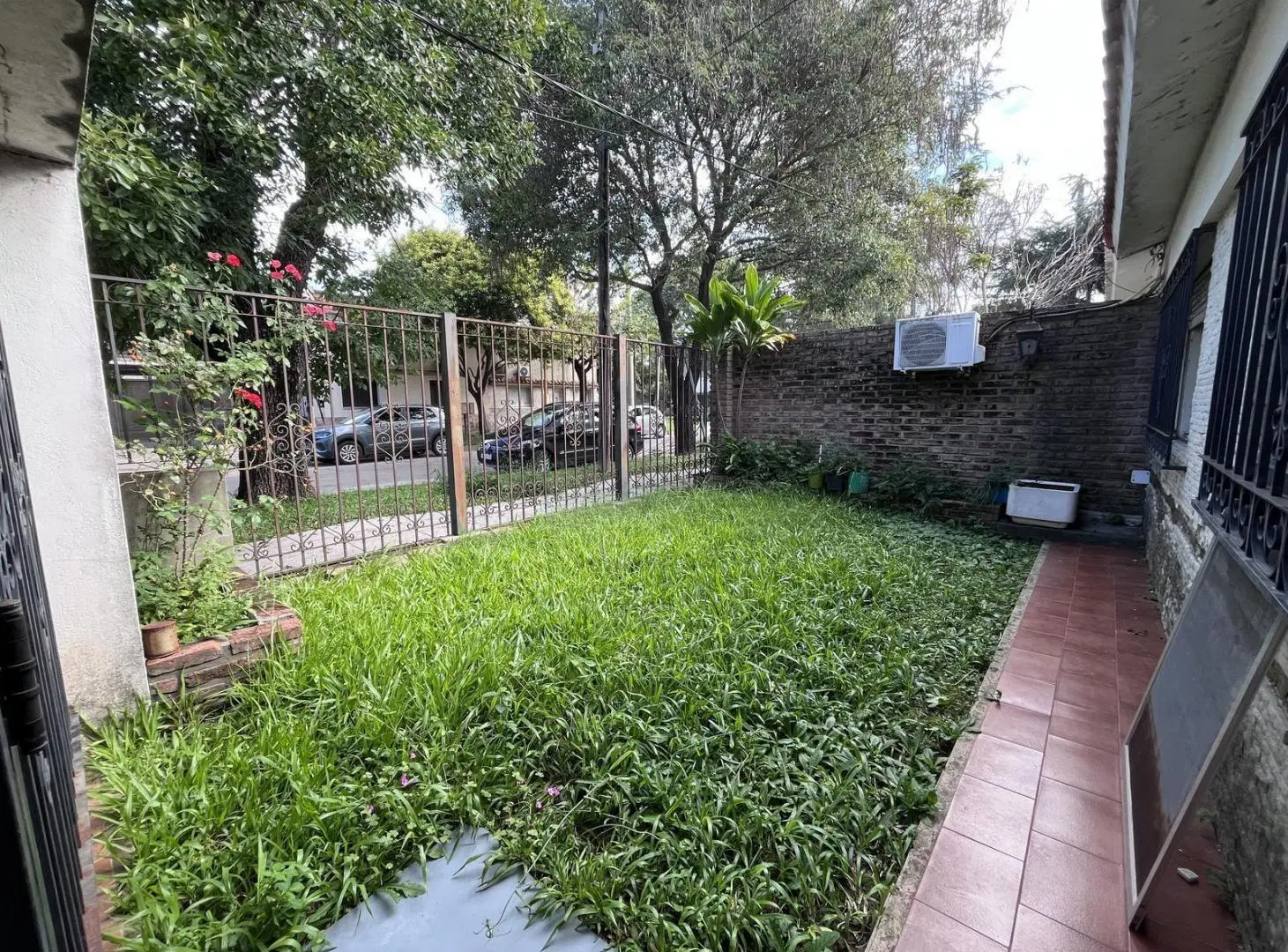 Casa en venta de 4 dorm. a 100 mts de Gral. Paz !! 2