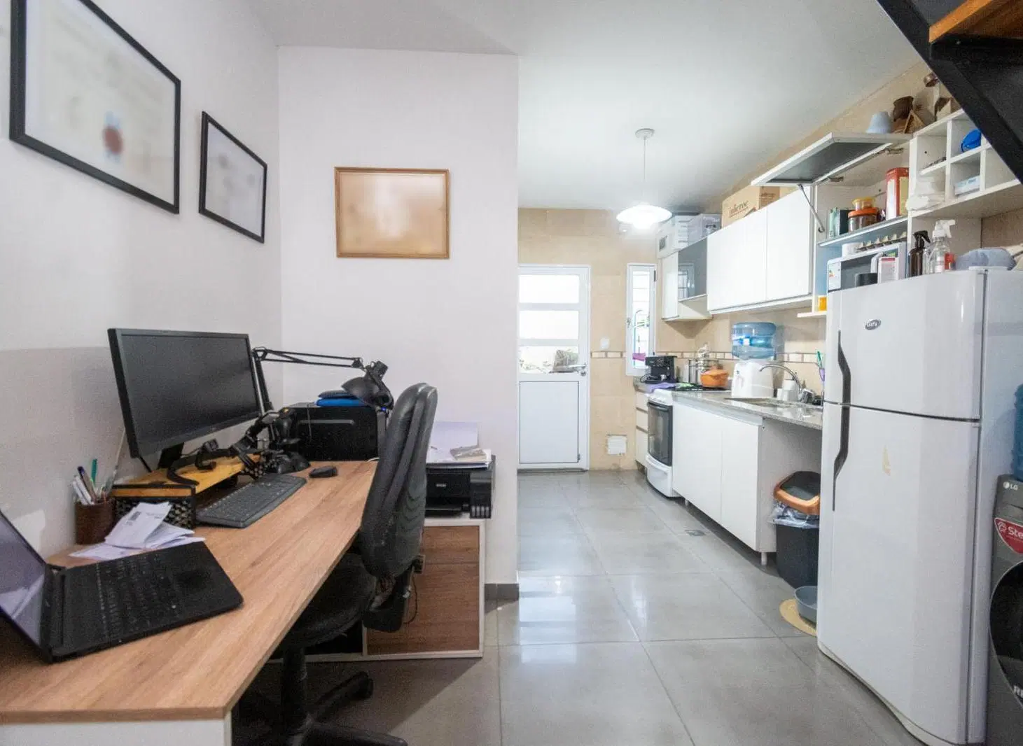En venta impecable duplex con cochera en barrio Maria Selva 5