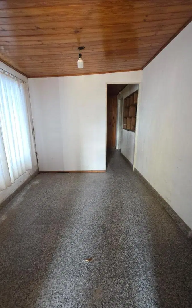 Complejo de 3 salones con pileta climatizada y Casa de 3 dormitorios 4
