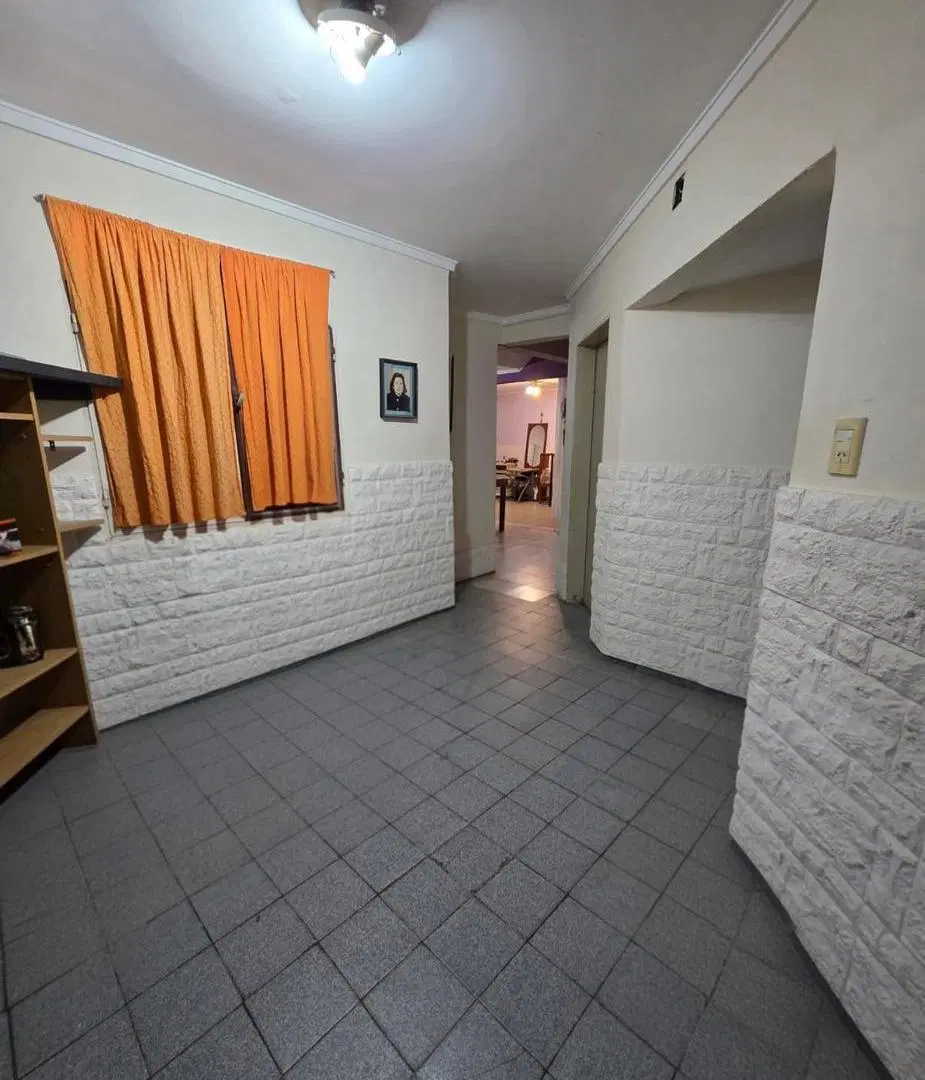 Oportunidad Casa amplia con departamento independiente 8