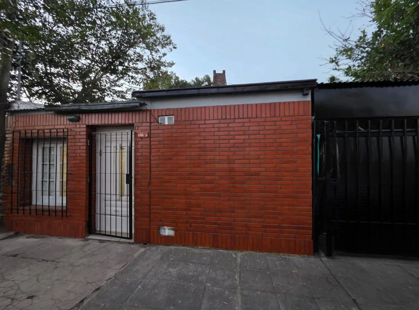 Oportunidad Casa amplia con departamento independiente 2