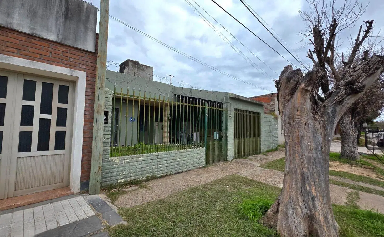 Casa 3 dormitorios a mts de Aristobulo del Valle 4